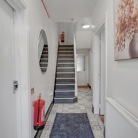 Comfy Double En-Suite Room In Barking Баркинг Экстерьер фото